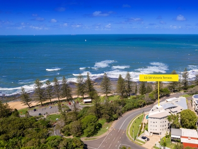 Exquisite Coastal Lifestyle Opportunity - Luxurious 3-Bedroom Penthouse with Exclusive Rooftop and Panoramic Ocean Views