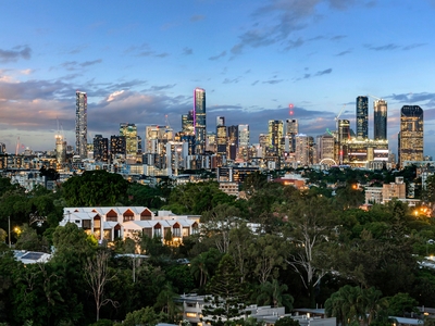 Taringa Skyhome with City Panorama and Plenty of Potential