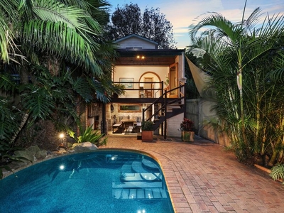 Charming Family Home, Just a Short Walk to Coogee Beach