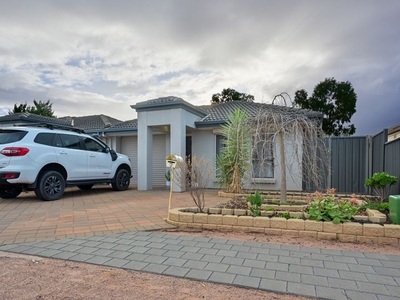 Modern Charm and Comfort: Exquisite Home with Outdoor Entertaining in Port Augusta West