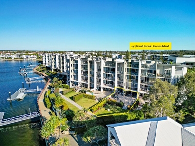 Unique Waterfront Apartment - Lifestyle Plus