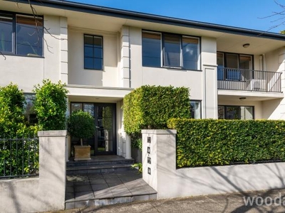 2 Bedroom Apartment Unit Malvern VIC For Sale At