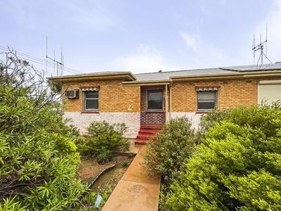 3 bedroom, Whyalla Norrie SA 5608