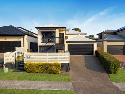 MODERN QUEENSLANDER OASIS | A PERFECT HOME FOR YOUR FAMILY'S CONVENIENCE!