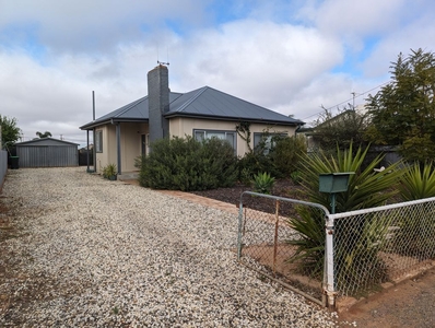 7 Casuarina Avenue, Broken Hill NSW 2880 - House For Lease