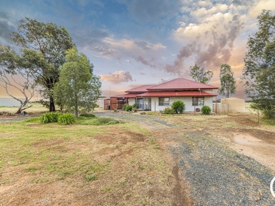 8614 Murray Valley Highway, Echuca VIC 3564 - House For Lease