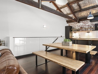 Warehouse conversion renovated to perfection