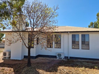3 Bedroom Detached House Peterborough SA For Sale At 167000