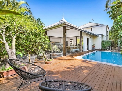 1/9A Greer Terrace, Southport, QLD 4215