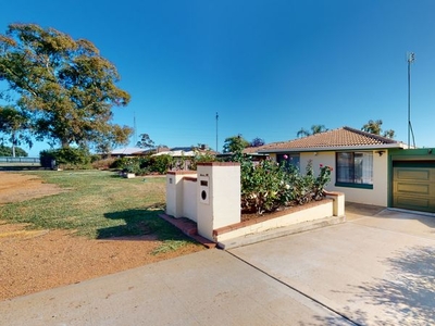 11 Bass Place, Dubbo, NSW 2830