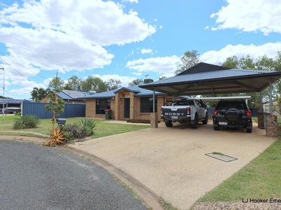 19 Vicki Close, Emerald, QLD 4720