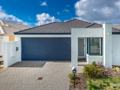 65 Midsummer Avenue, Jindalee, WA 6036