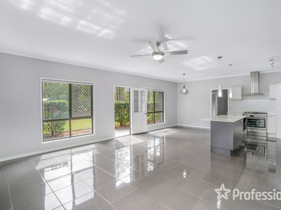 9 Paperbark Place, Curra, QLD 4570