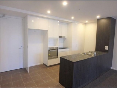 2 Bedroom Apartment Unit Broadbeach QLD For Rent At 750