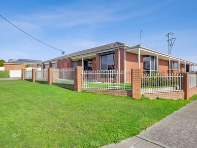 3 Bedroom Detached House Ballarat North VIC For Sale At