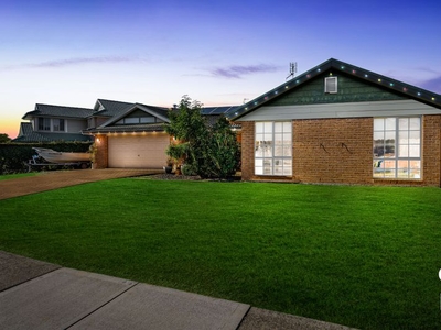 25 Beaumont Drive, Beaumont Hills, NSW 2155