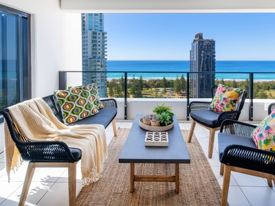Luxurious Apartment with Striking Panoramic Views of Broadbeach - Ready to Make your Home