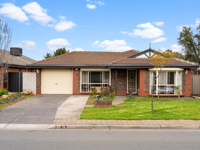 North-facing Family Charm With Reserve Views