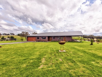 96 Boundary Road, Young, NSW 2594