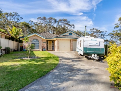 17 Olympic Drive, West Nowra, NSW 2541