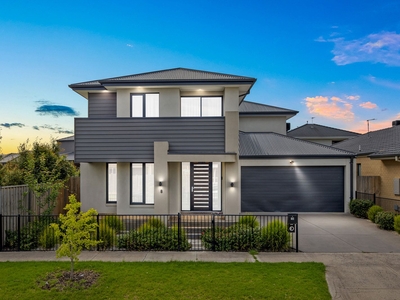 Grand Elegance: Spacious Double Storey Retreat in Point Cook's Prime Locale!