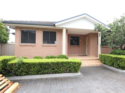 4/37 Mayberry Crescent, Liverpool NSW 2170 - Villa For Lease