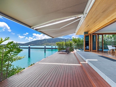 Airlie Beach Deep Waterfront Marina Living At Its Best