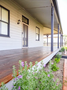 Modern Character Home in Walking Distance to CBD
