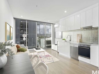 Start-out or invest in prestigious South Yarra