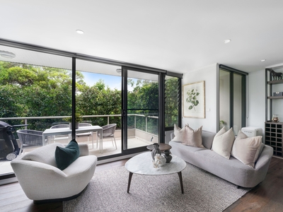 Stylish North Facing Apartment In Prized Bellevue Hill