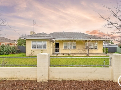35 Darling Street, Echuca VIC 3564 - House For Lease