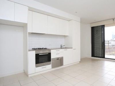 Modern One Bedroom apartment in Great Location