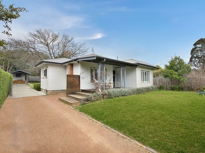 Auction Guide $730,000
