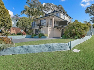 Large Family Home, Two Street Frontage