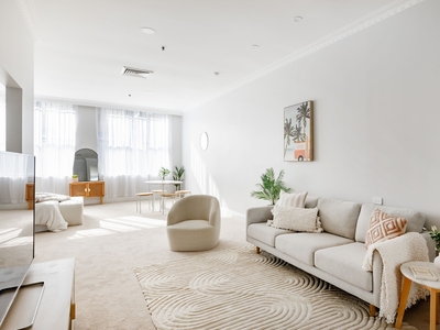 Oversized 52sqm Apartment Footsteps To Harbour Foreshore