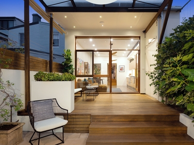 Expansive terrace living in leafy East Redfern