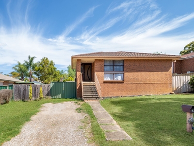 IDEAL FIRST HOME OR INVESTMENT ON A 694SQM BLOCK! GRANNY FLAT POTNENTIAL(S.T.C.A) DUPLEX POTENTIAL(S.T.C.A)