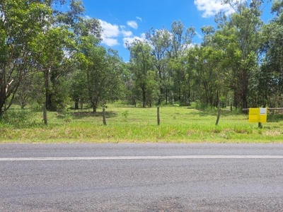 10 Flat useable Acres - Just a stones throw to Lowood CBD!