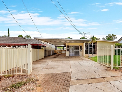 Fantastic Opportunity In Highly Sought After Suburb!