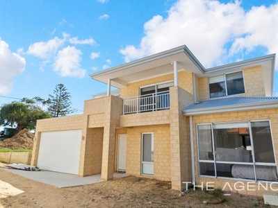 4 Bedroom Detached House Karrinyup WA For Sale At