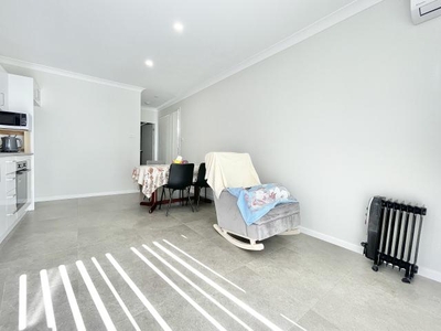 1 Bedroom Apartment Unit Leppington NSW For Rent At 370