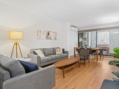 A Spacious & Contemporary Two Bedroom Warehouse Conversion in the Absolute Heart of Sydney CBD