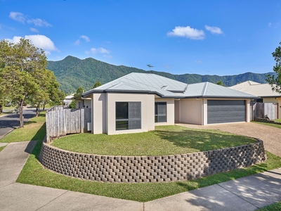 Simply Spectacular Family Home...Plus Concrete Workshed