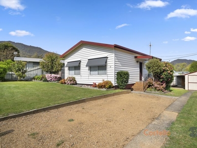 12 Read St, Khancoban, NSW 2642