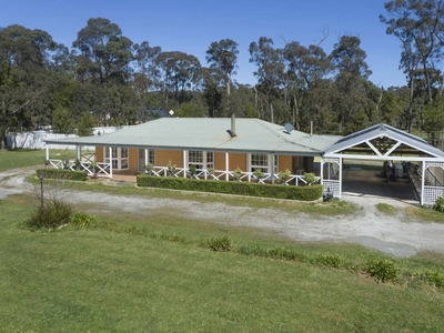4 Laurence Drive Snake Valley VIC 3351