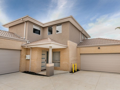 2/14 Mountain Crescent, Mulgrave VIC 3170 - Townhouse For Lease