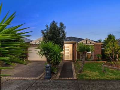 18 Grange Drive, South Morang, VIC 3752