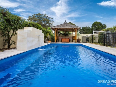 25 Pelican Parade, Jacobs Well, QLD 4208