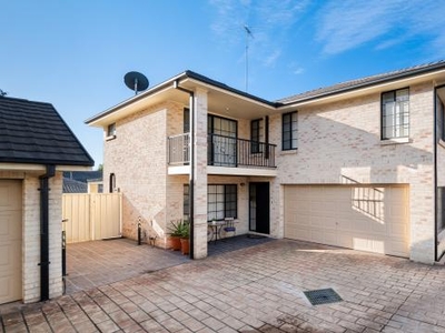 4 bedroom, Camden NSW 2570