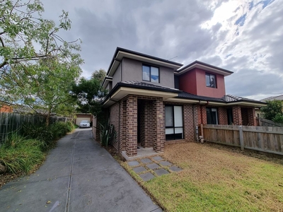 1/9 Beddoe Avenue, Clayton VIC 3168 - Townhouse For Lease